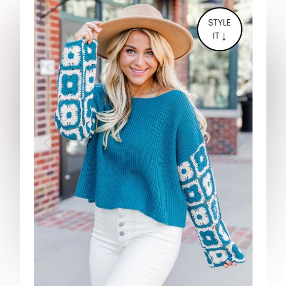 Pink Lily. Blue Crochet Sleeve Sweater. Size Small. - Picture 7 of 7